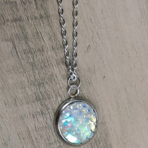 ‼️2/$18‼️ Silver Mermaid Scales Charm Necklace